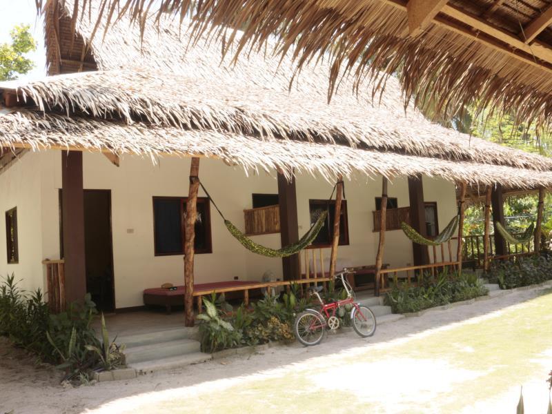 โรงแรมเปซางัน เซิร์ฟแคมป์ Siargao ภายนอก รูปภาพ